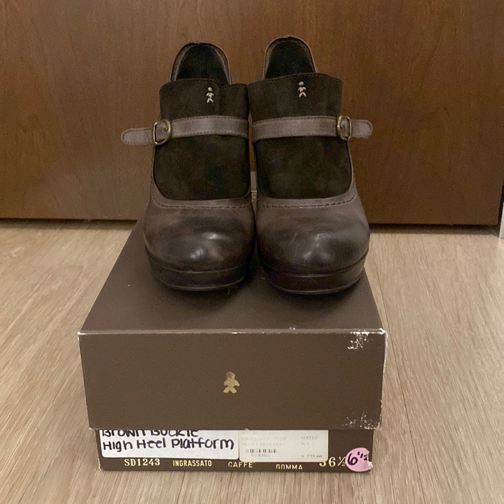 Henry Beguelin brown buckle pumps